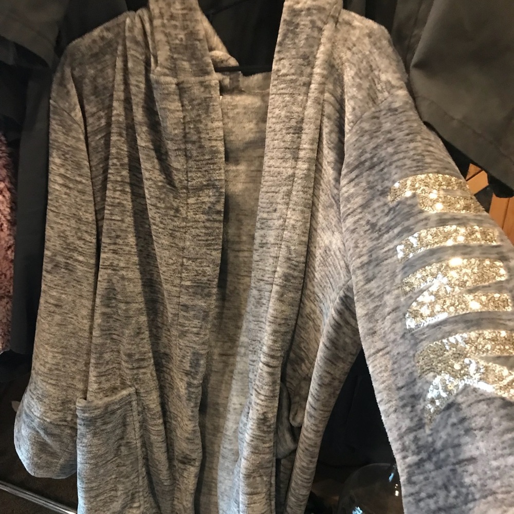 VS robe